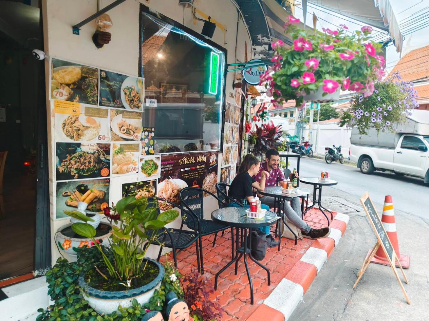Rhythm Of Life Guesthouse 56 Bangkok Bagian luar foto